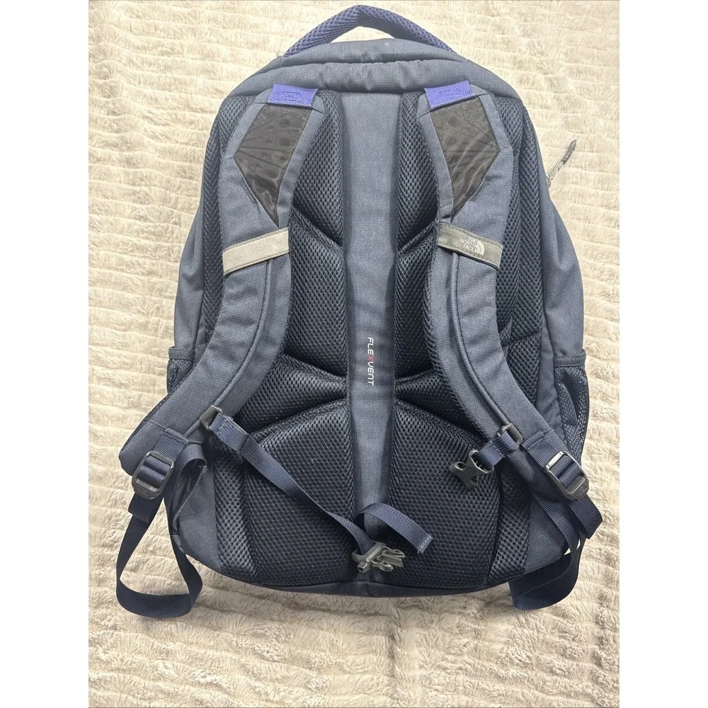 North Face Jester Backpack Blue 3 Space Padded Hiking School Excellent Very Nice